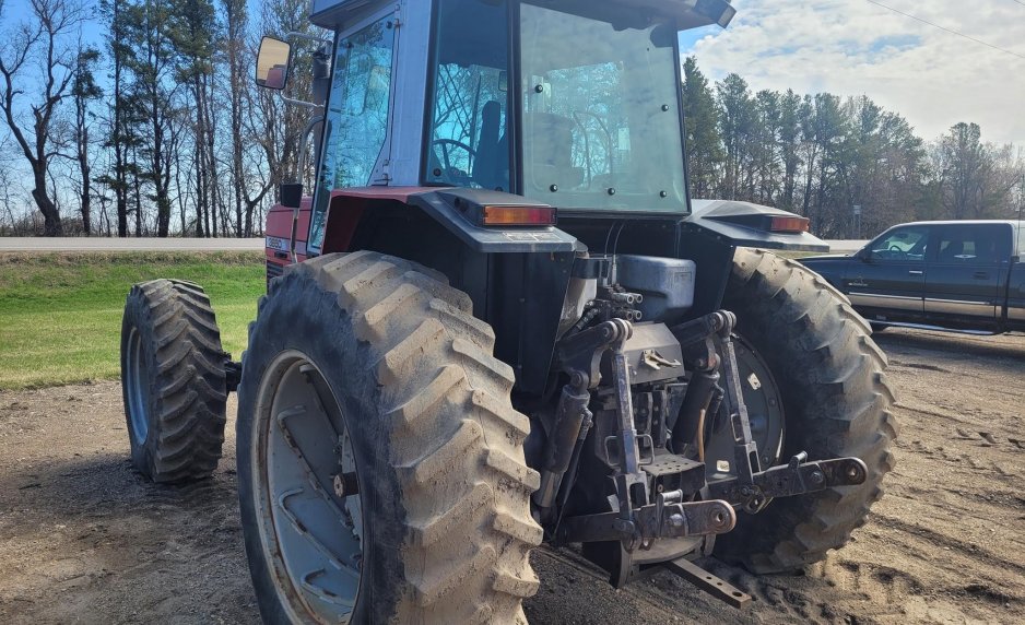 1987 MASSEY FERGUSON 3650 1194