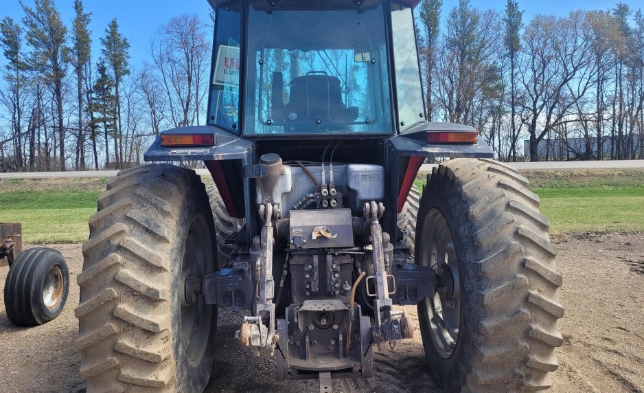 1987 MASSEY FERGUSON 3650 1194