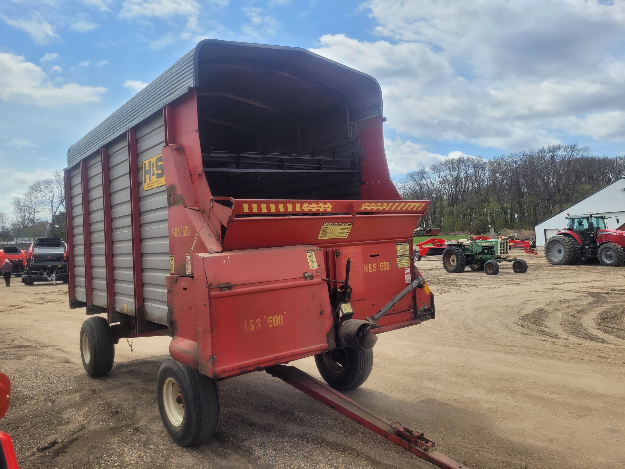 1988 H&S 500 14′ Forage box