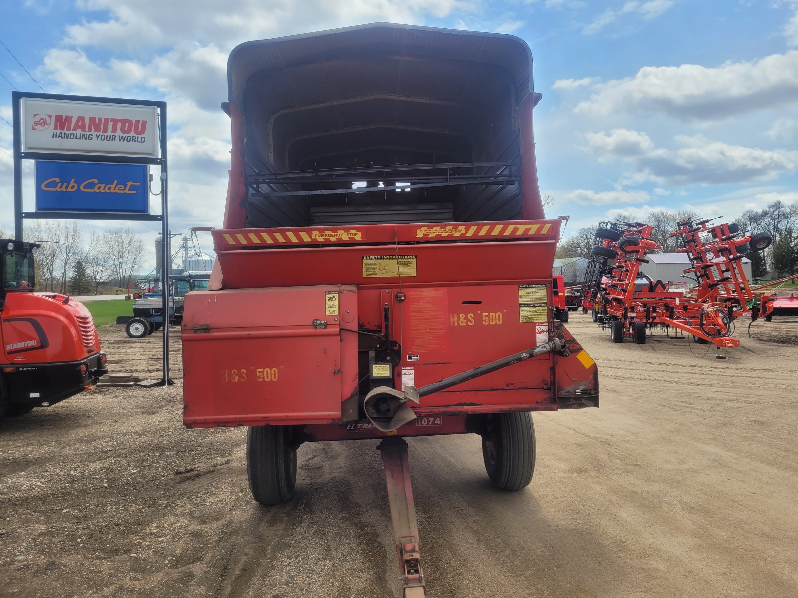 1988 H&S 500 14′ Forage box