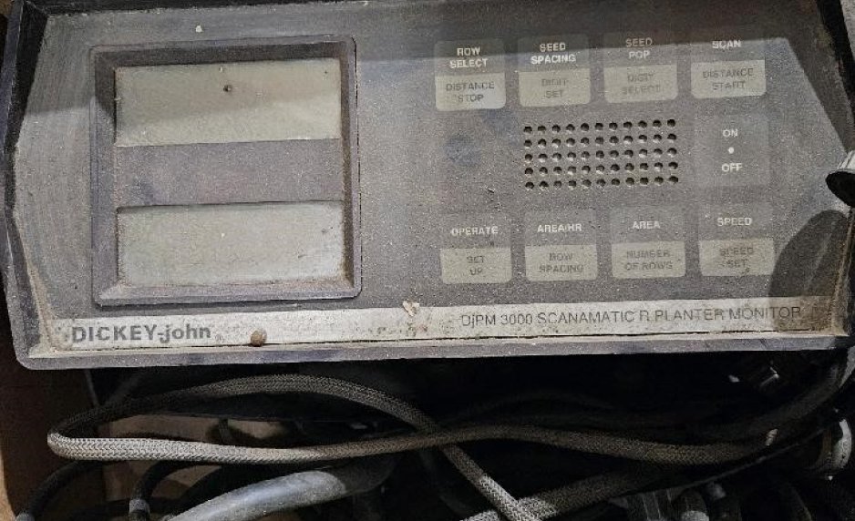 1998 WHITE 6808 JW004