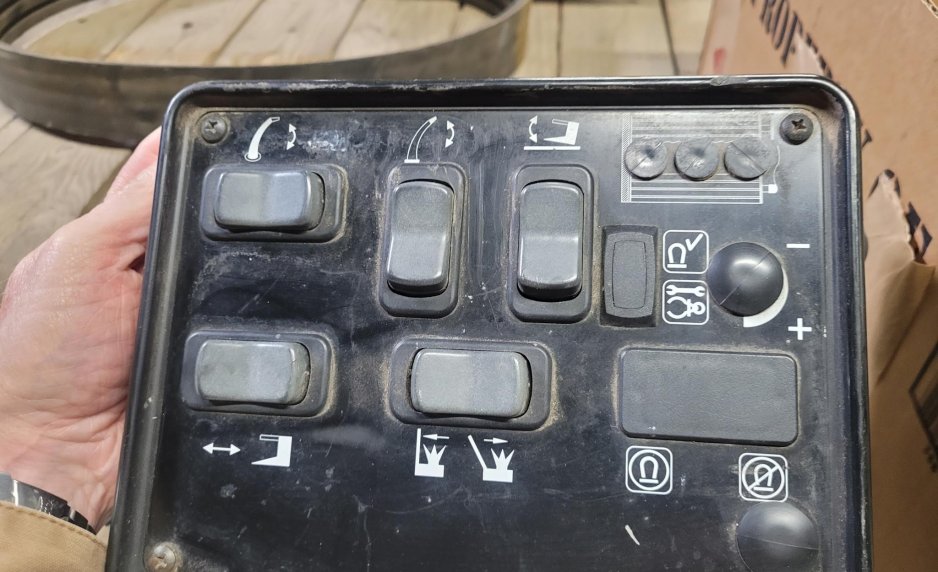 2005 JOHN DEERE 3975 TF003