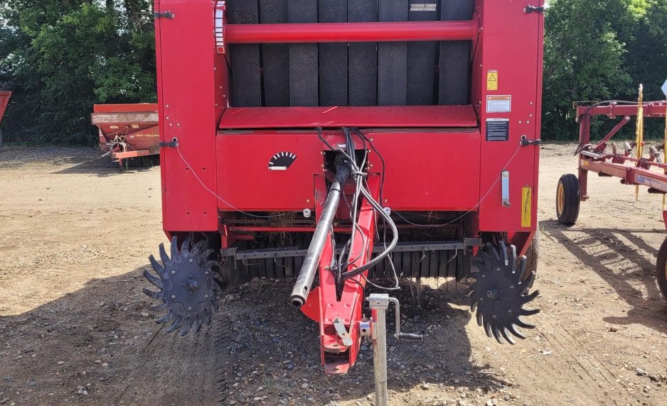 2009 MASSEY FERGUSON 1756 ED003