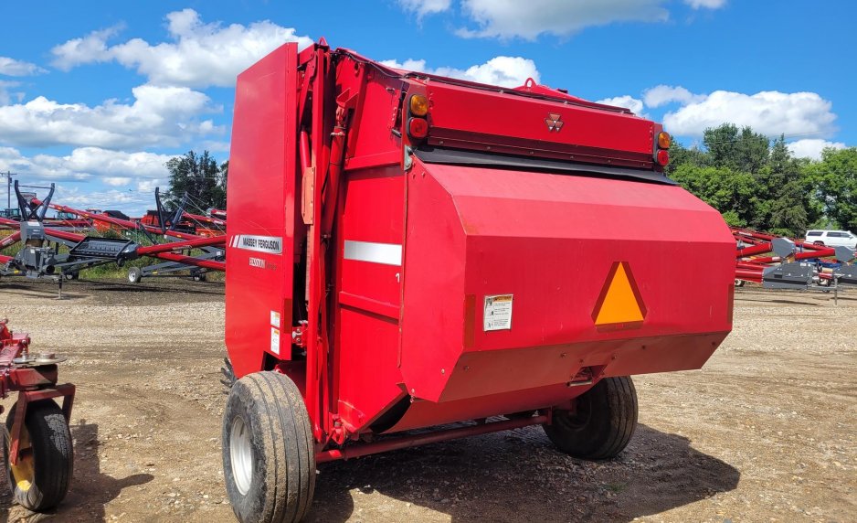 2009 MASSEY FERGUSON 1756 ED003