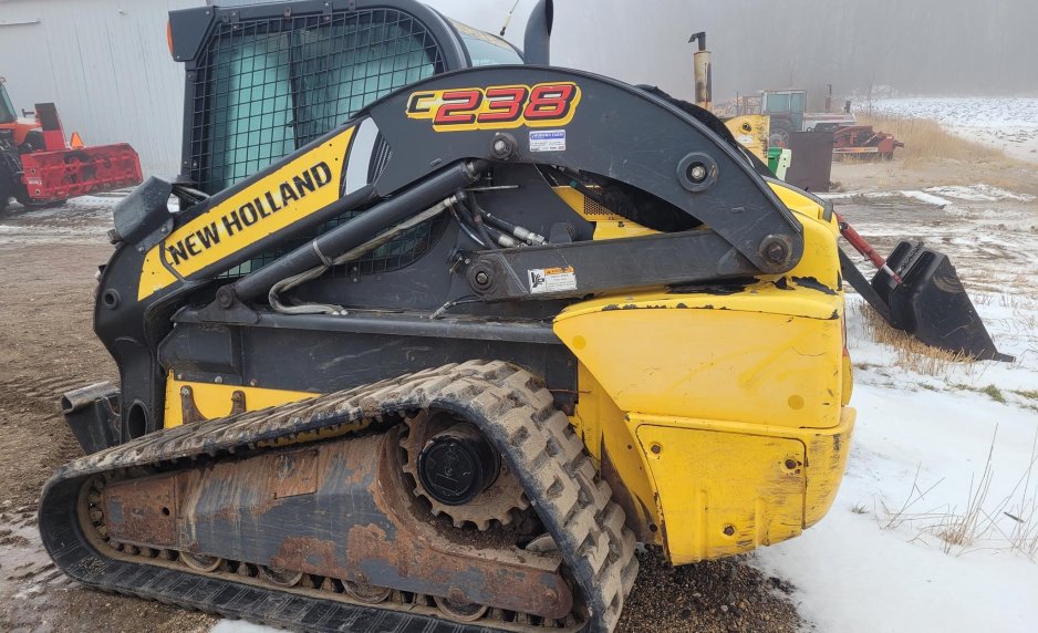 2012 NEW HOLLAND C238 B420