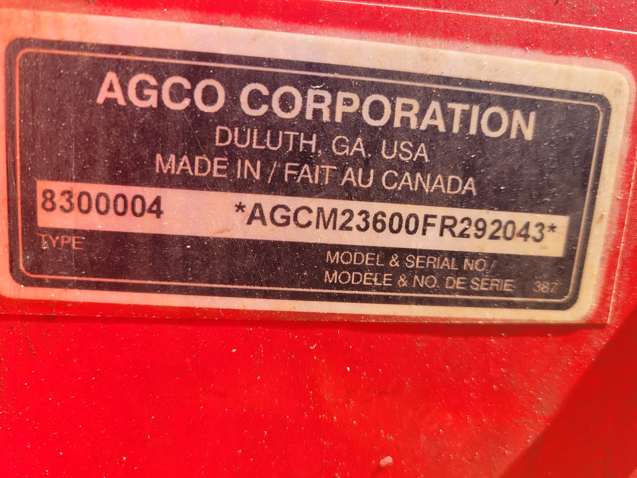2017 MF GC1705 Tractor, Deck, Cab and Snowblower