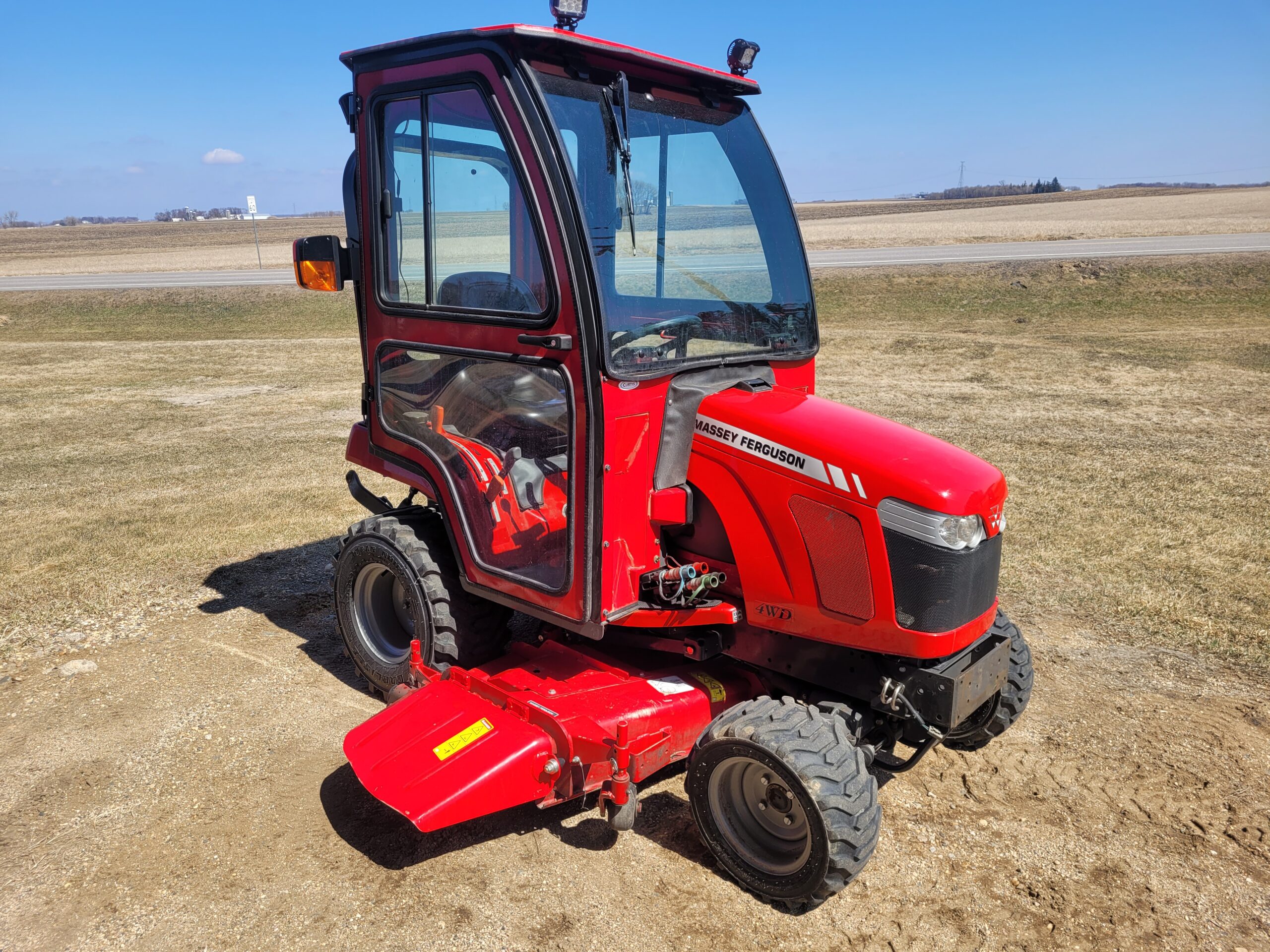 2017 MF GC1705 Tractor, Deck, Cab and Snowblower