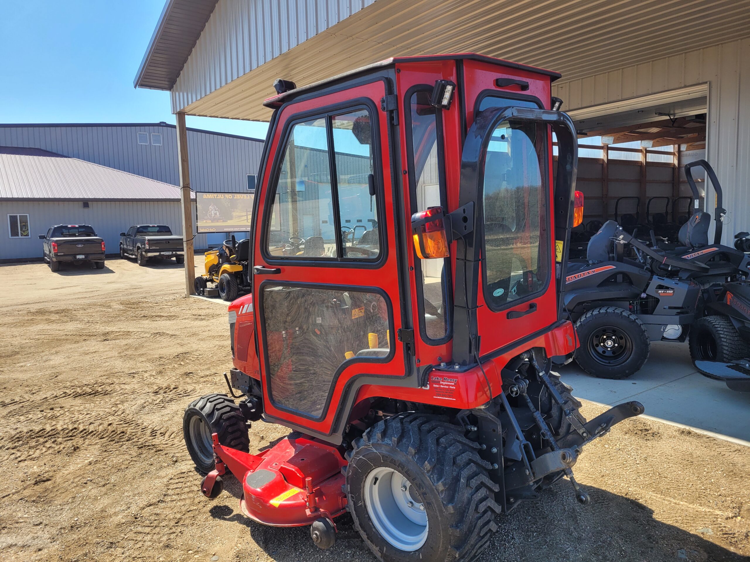 2017 MF GC1705 Tractor, Deck, Cab and Snowblower