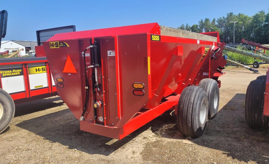 2023 H & S 5226 NH579