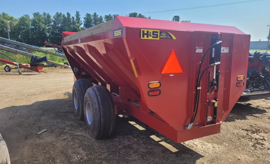 2023 H & S 5226 NH579