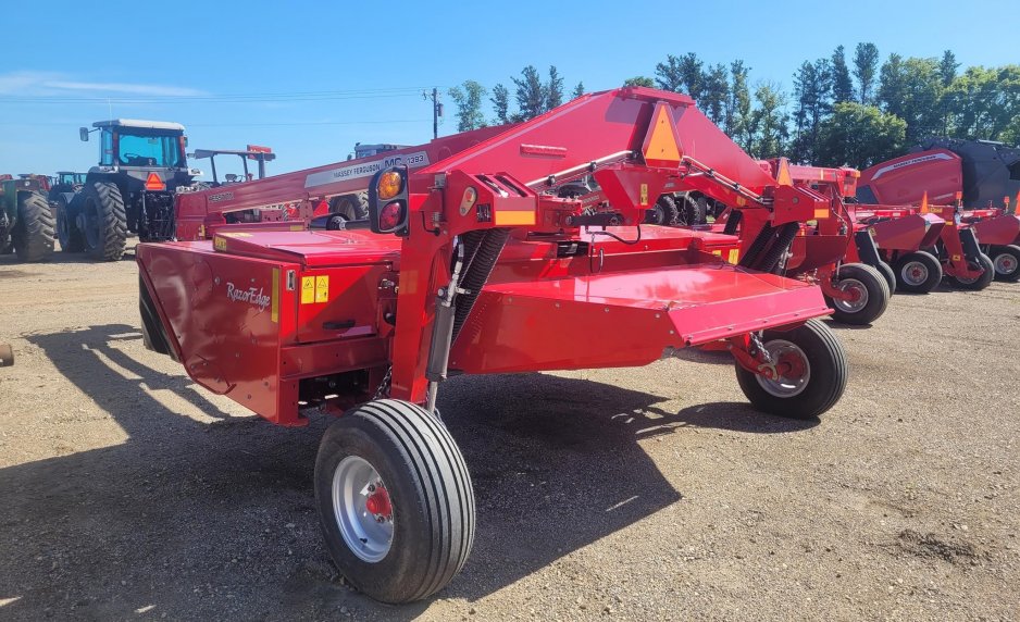 2024 MASSEY FERGUSON 1393 NE733