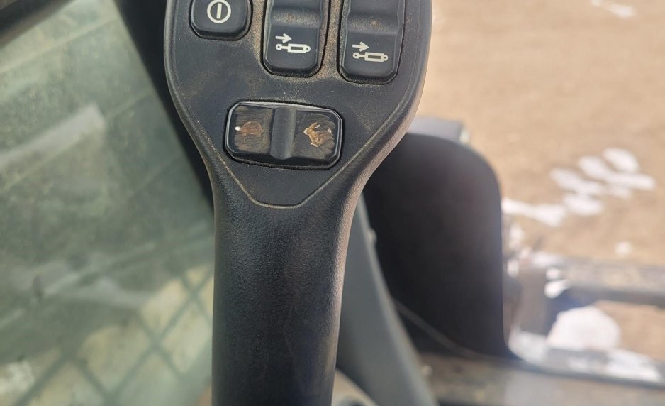 2024 New Holland C330