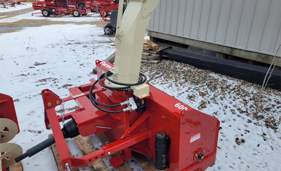 2024 Snow Blower FARM KING Y600 NF710J