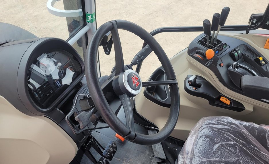 2025 MASSEY FERGUSON 5M.145 1505