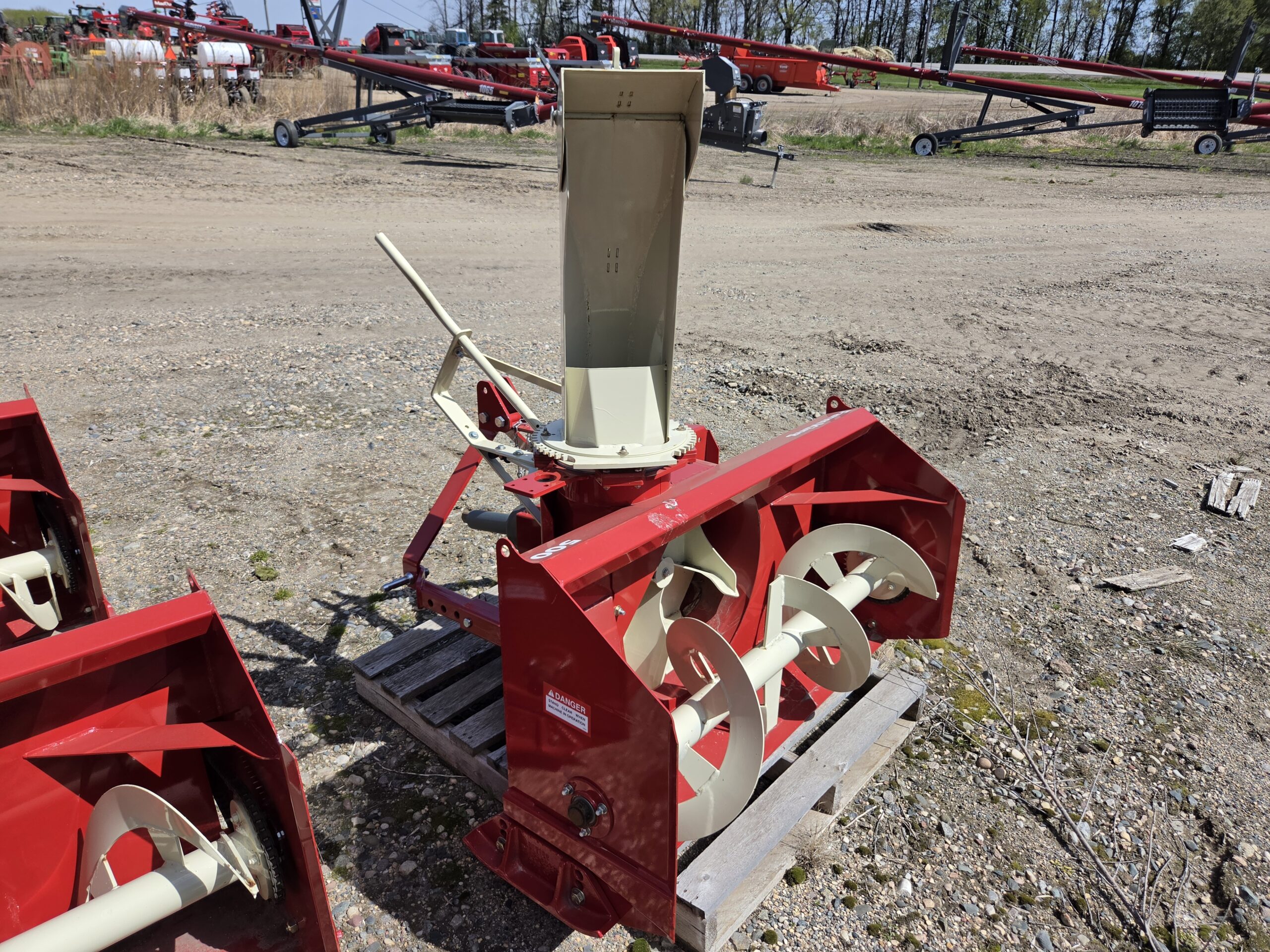 2024 Farm King Y500 Snowblower NF710H