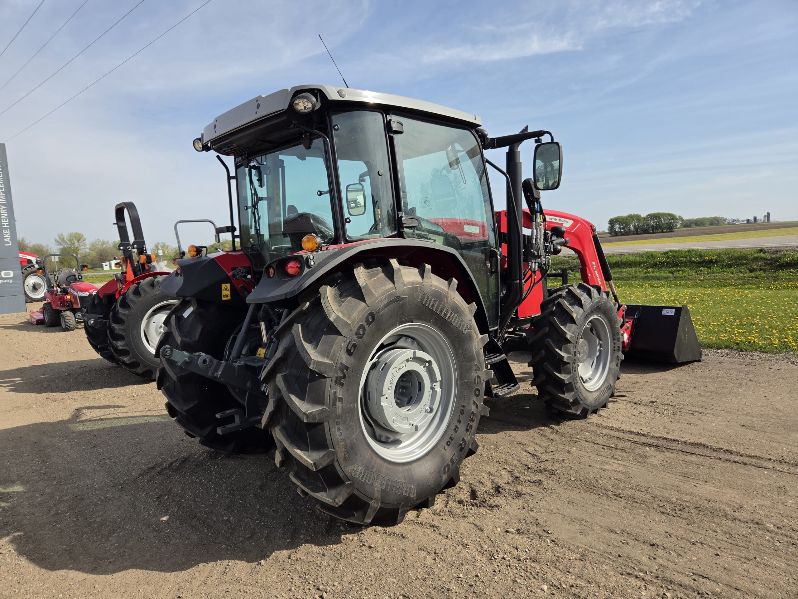 2026 Massey Ferguson 4707 Tractor