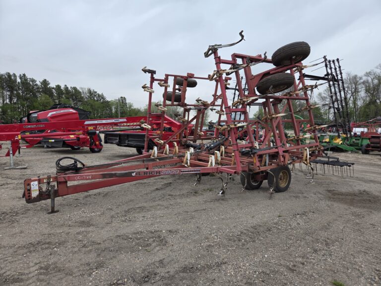 Wil-rich 2800 Field Cultivator