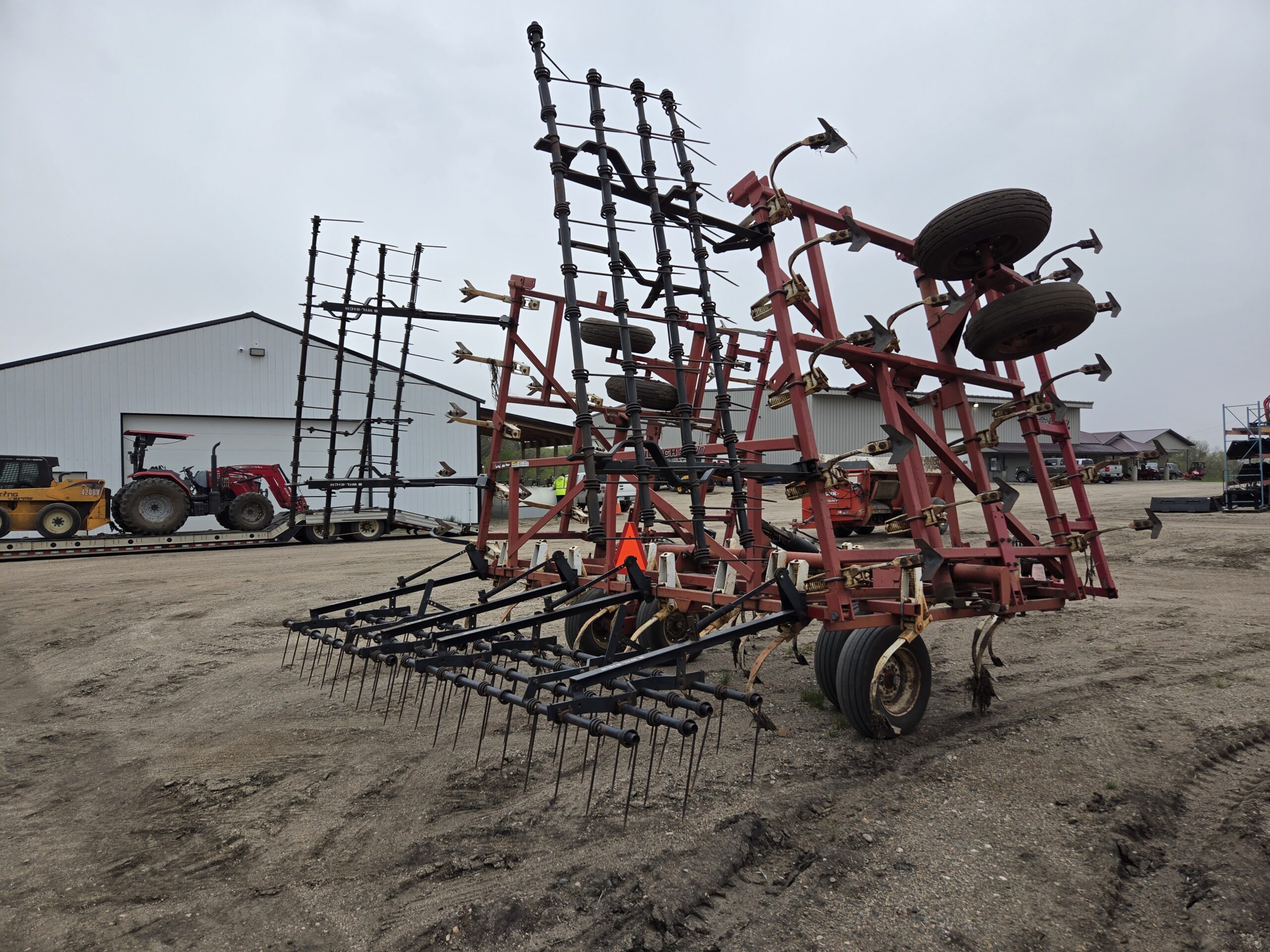 Wil-rich 2800 Field Cultivator