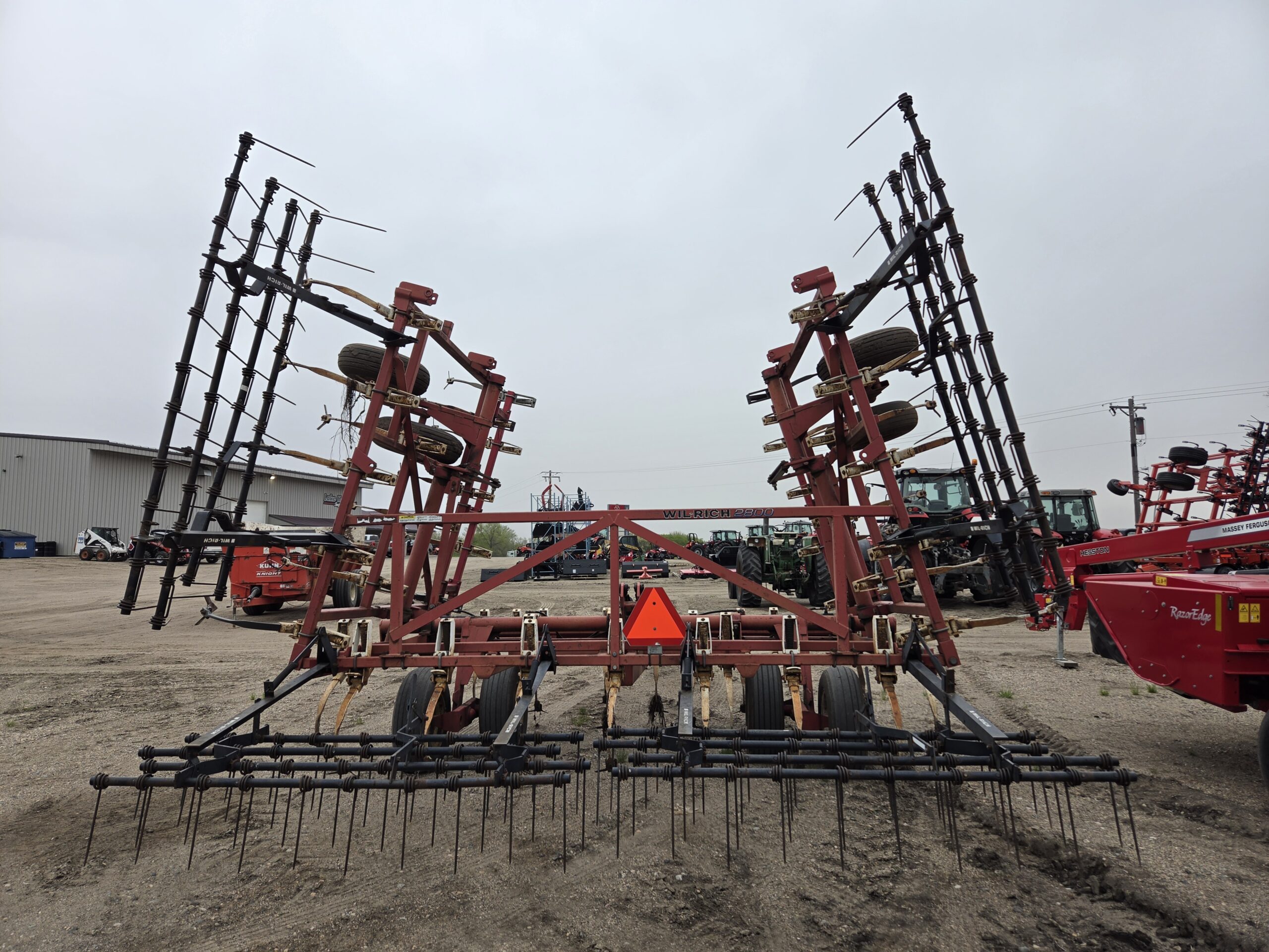 Wil-rich 2800 Field Cultivator