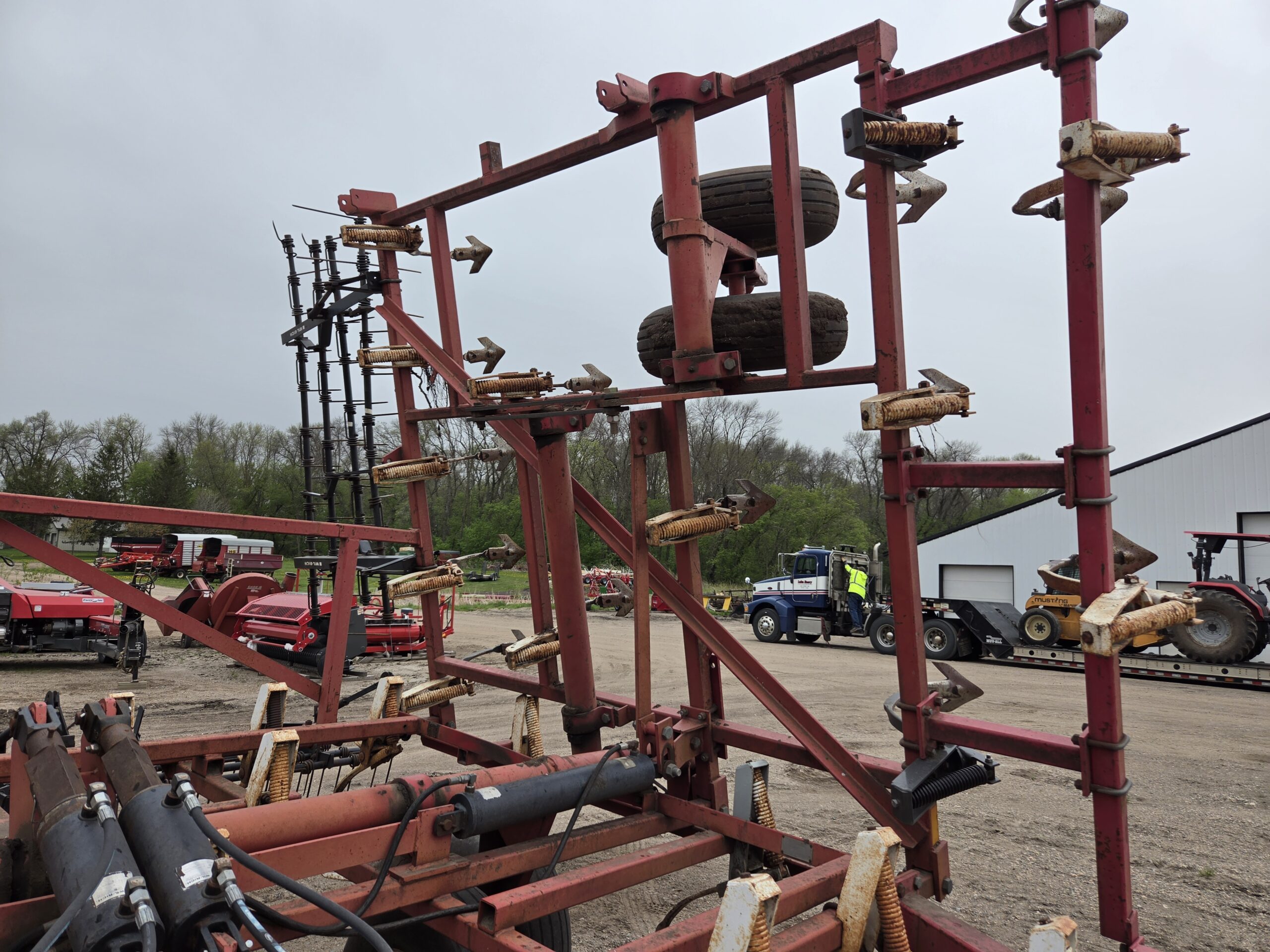 Wil-rich 2800 Field Cultivator